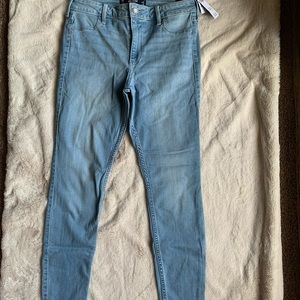 NWT Hollister 13R High Rise Jean Legging